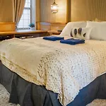 The Cambie Hostel Seymour
